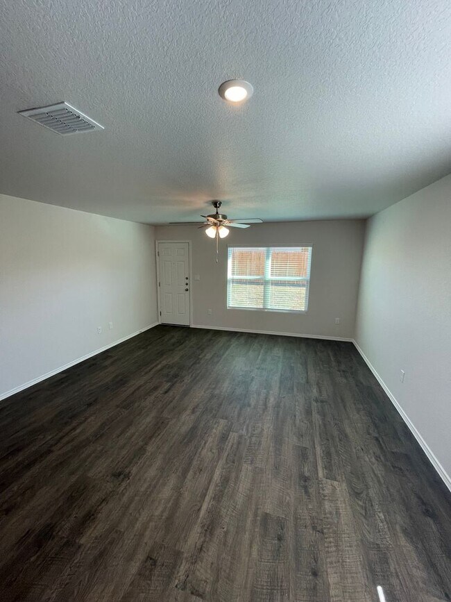 Building Photo - NOW AVAILABLE! - Spacious Four Bedroom | Two Bath Home in Legend Pond