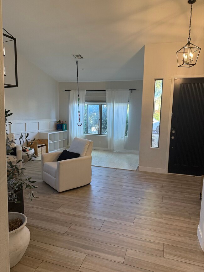 Building Photo - 14746 N 98th St