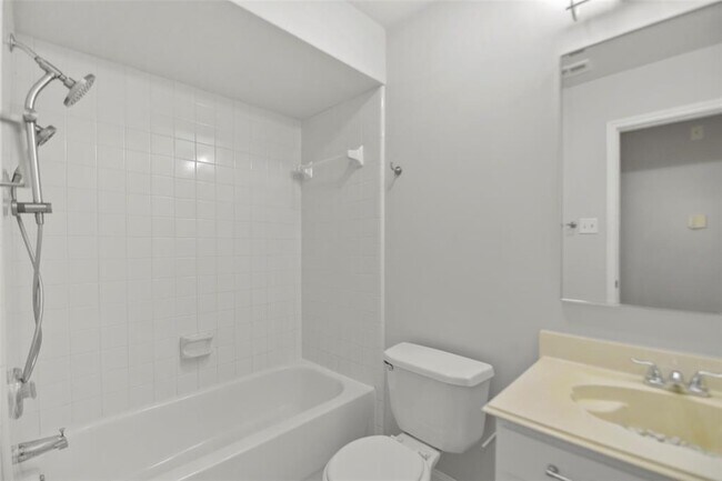 Building Photo - 12803 Rockford Dr