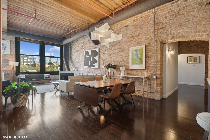 Building Photo - 1327 W Washington Blvd