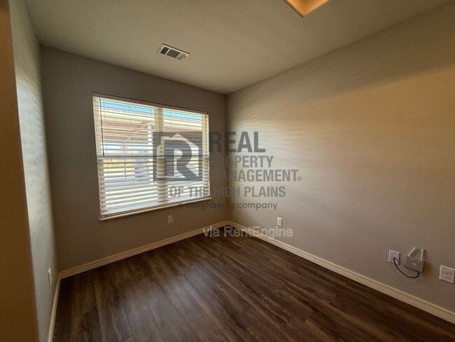 Building Photo - 13057 Raymond Rd