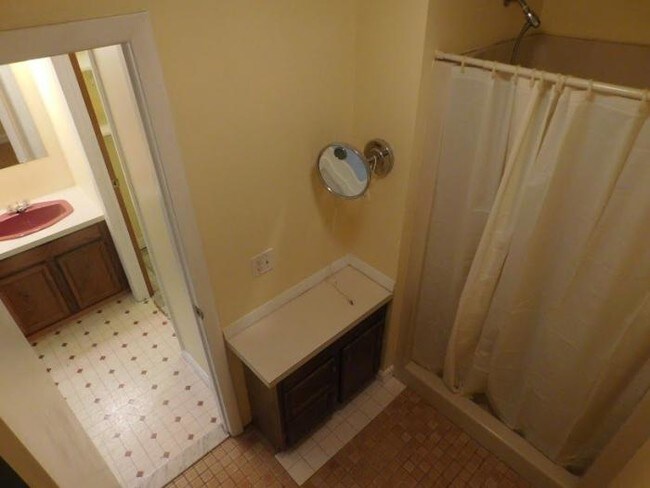 Building Photo - 3 bedroom in Cumberland RI 02864