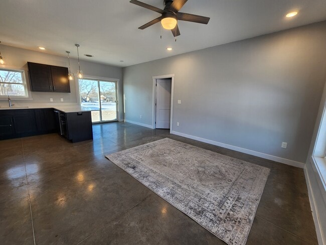 Building Photo - 1309 3rd St NW