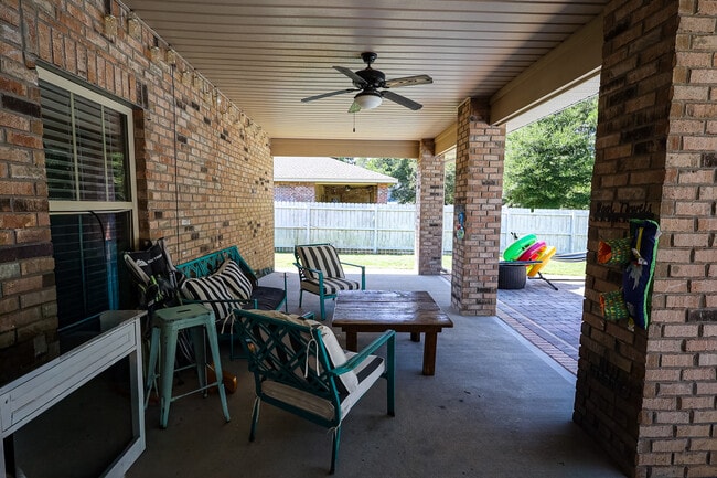Building Photo - 9168 Military Trail