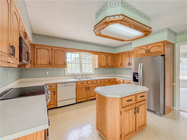 Building Photo - 255 Starritt Ln