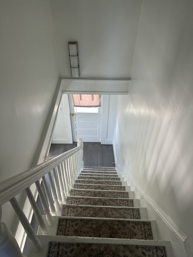 Building Photo - 11 Trinity St