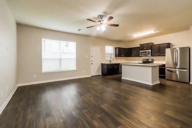 Building Photo - 2022 Sweet Lilac Dr