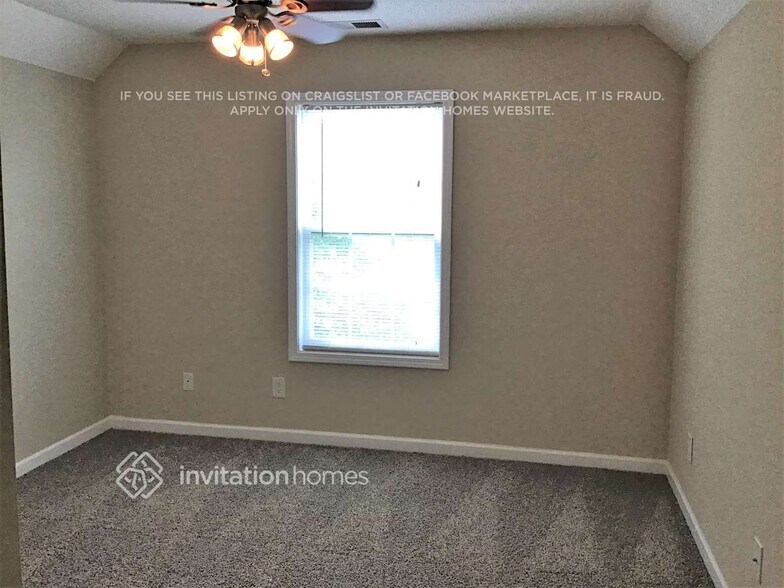 Building Photo - 200 Autumn Creek