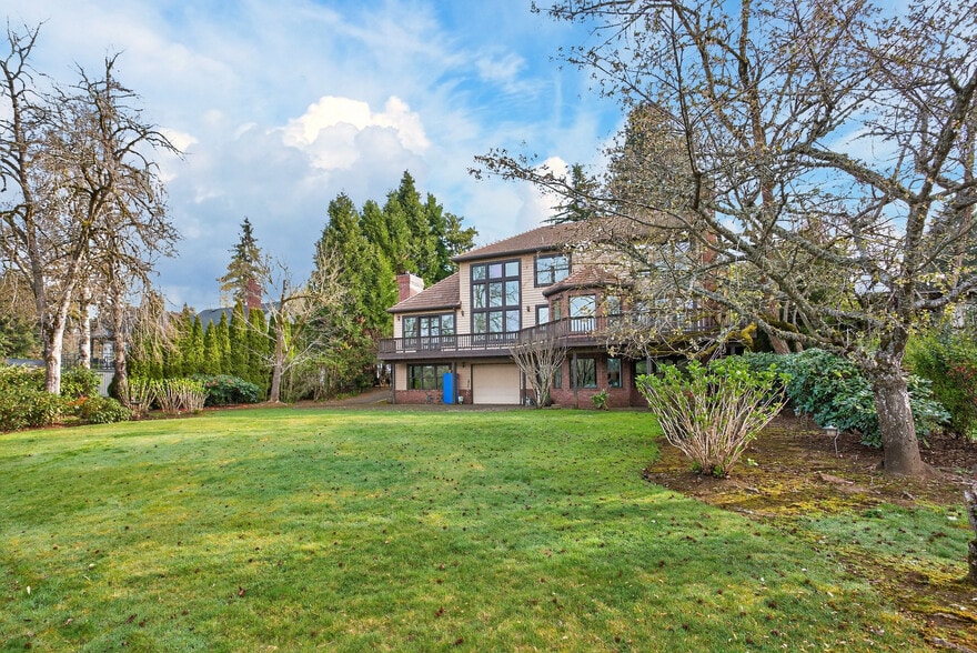 Building Photo - 1645 SE Oak Shore Ln