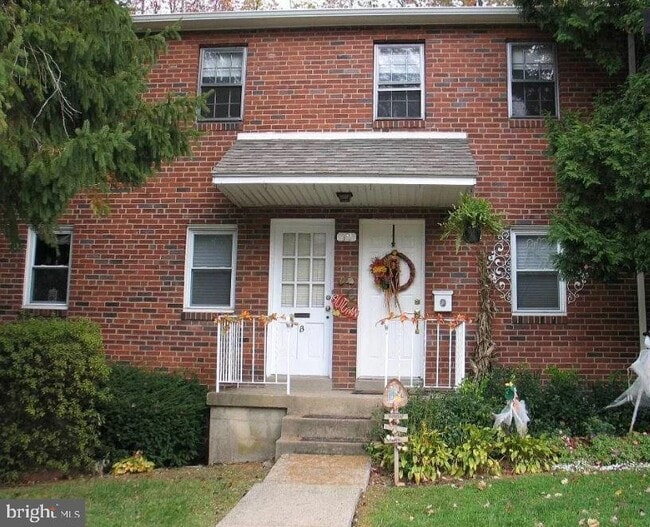 Primary Photo - 20 St Albans Ave
