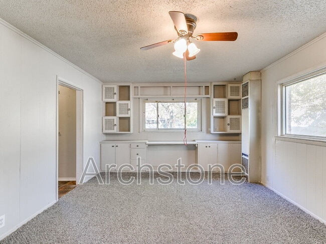 Building Photo - 527 E Boeing Dr