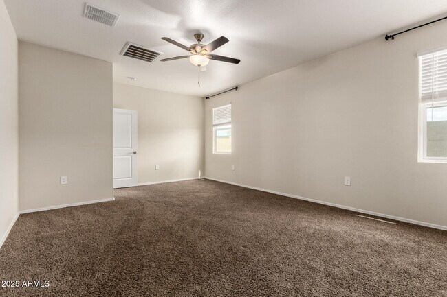 Building Photo - 5267 E Diatomite Dr