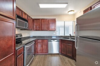 Building Photo - Stunning 2-bedroom, 2-bathroom house locat...