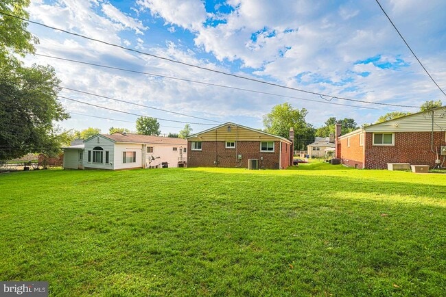 Building Photo - 2804 Hanson Ave