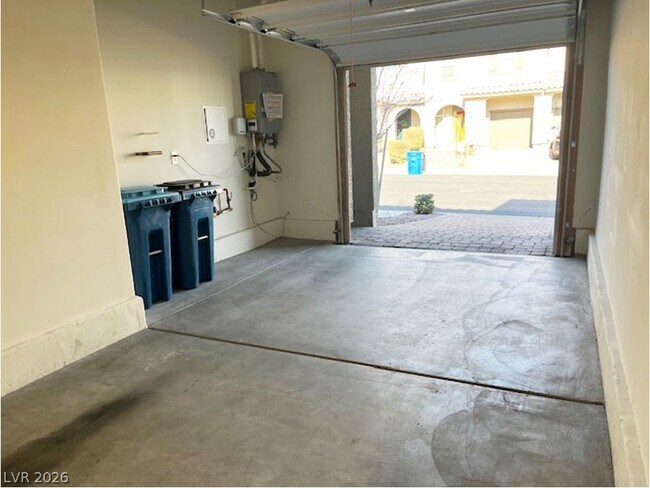 Building Photo - 5363 Lazy Breeze Ave