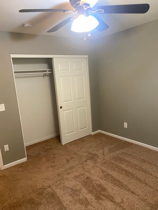 Building Photo - Remodeled 3/2 SFH Glendale, built in 2016