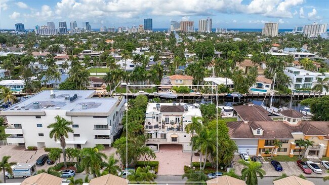 Building Photo - 70 Isle of Venice Dr