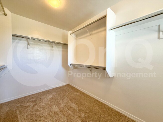 Building Photo - 2213 W Marconi Ave