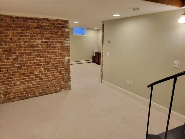 Building Photo - 12 Adelphi Ave