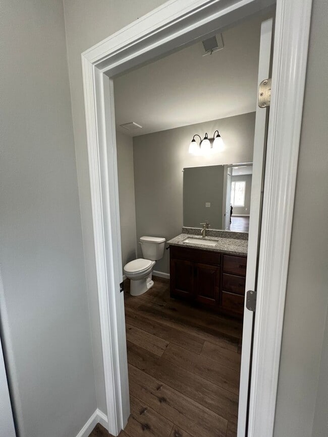 Building Photo - Duplex for rent in Quincy