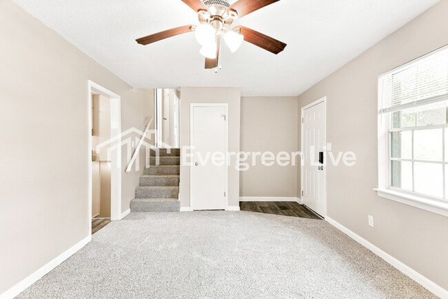 Building Photo - 1737 Molly Dr