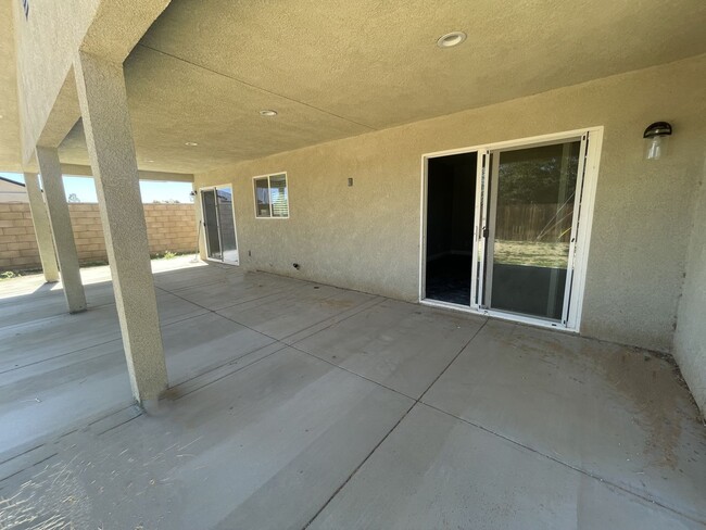 Building Photo - Gorgeous New Construction!