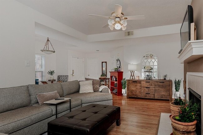 Building Photo - 15 S Avonlea Cir