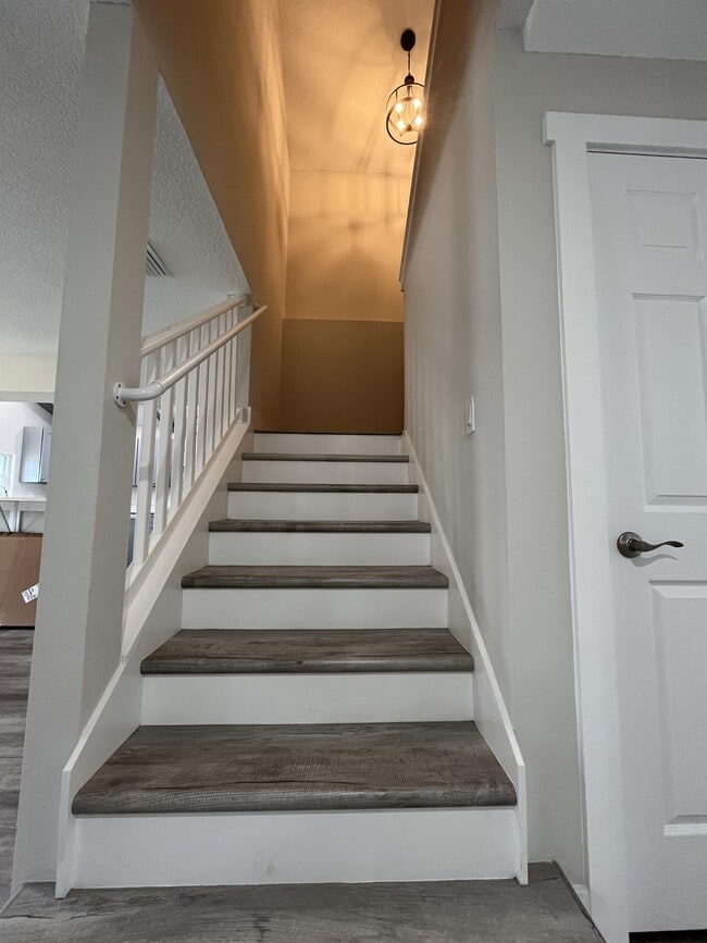 Building Photo - 119 Dixwood Ave