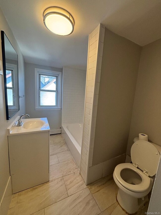 Building Photo - 127 E Chester St