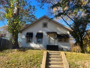 Building Photo - New Listing