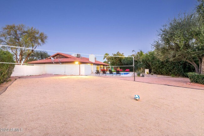 Building Photo - 4539 E Karen Dr