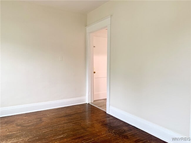 Building Photo - 420 Skillen St
