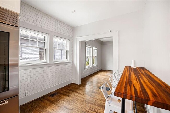 Building Photo - 193 Feld Ave