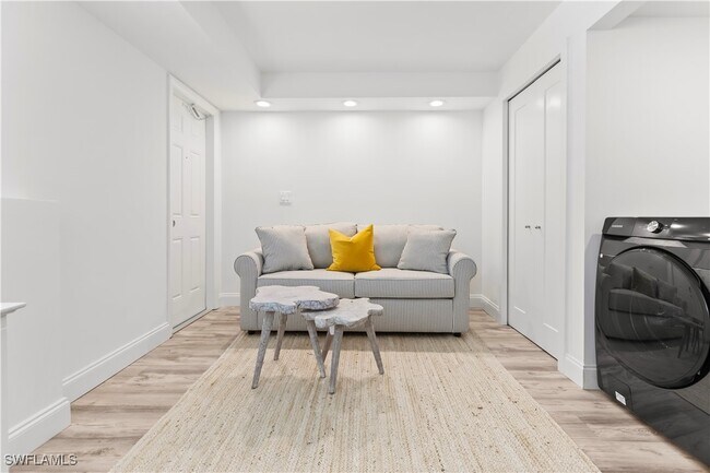 Building Photo - 1100 8th Ave S