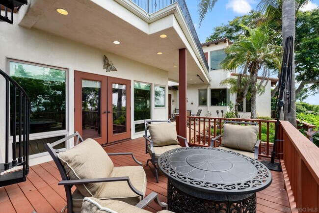 Building Photo - 701 N Granados Ave