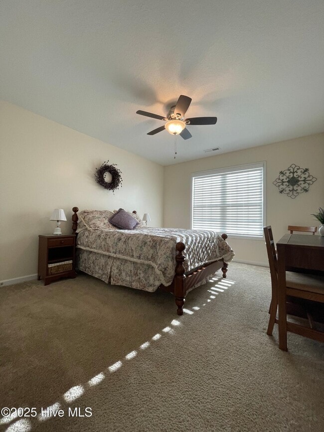 Building Photo - 754 Radiant Dr