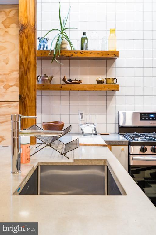 Building Photo - 1912 E Cumberland St