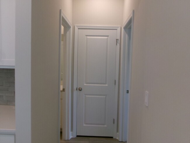 Building Photo - New 5 bedroom, 3 bath home in Clear Pond with pond view