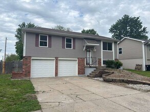 Building Photo - Spacious Remodeled 4 Bedroom Home with 2-Car Garage & Fenced Yard in Independence