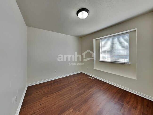 Building Photo - 4096 Juniper Hills Dr