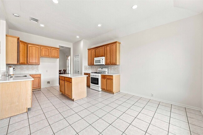 Building Photo - 6138 Kristen Park Ln