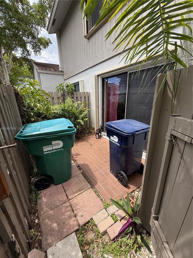 Building Photo - 10661 SW 113th Pl