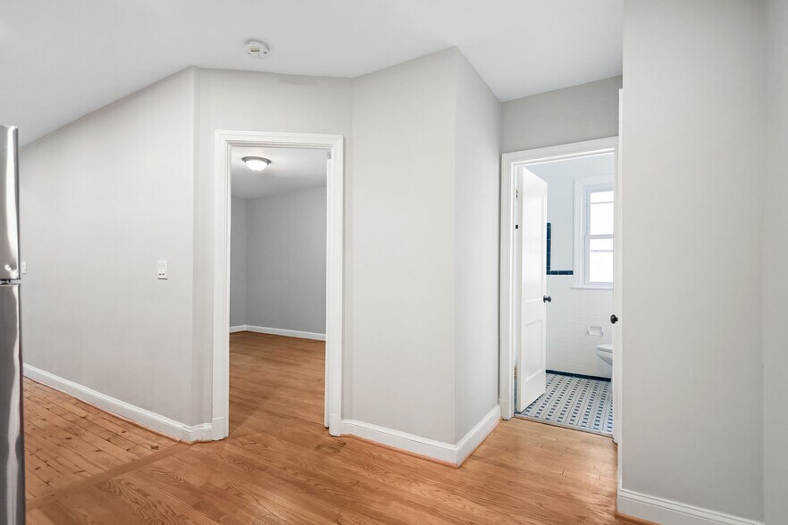 Building Photo - 1614 21st Pl SE