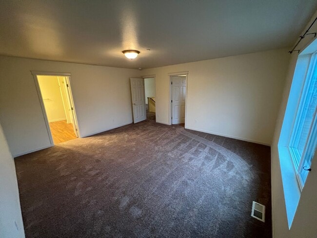 Building Photo - 3 Bedroom DuPont Home with Loft