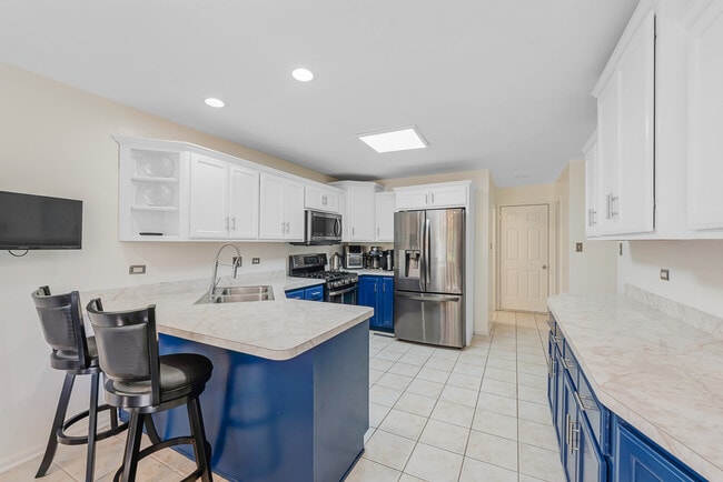 Building Photo - 17964 Upland Dr