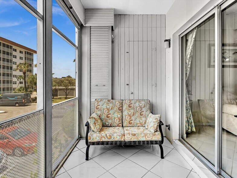 Building Photo - 3020 NE 16th Ave