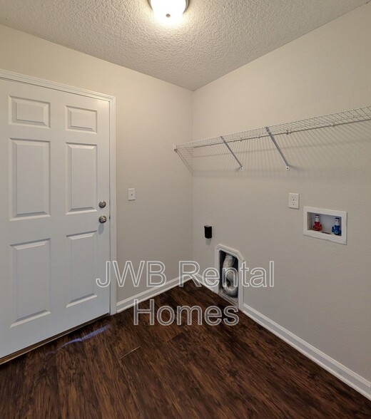 Building Photo - 4736 Lenox Ave