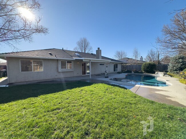 Building Photo - Amber Grove Home for Rent in Chico CA | Pool, Remodeled Interior, Landscaped Yard