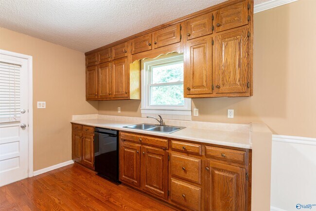 Building Photo - 612 Marion Dr