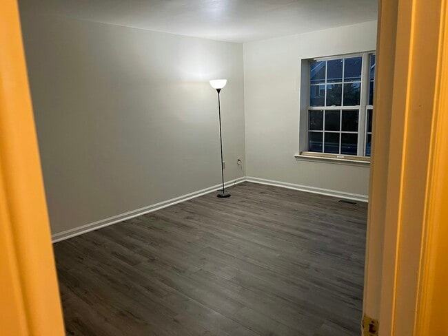 Building Photo - 5602 Drawbridge Ct